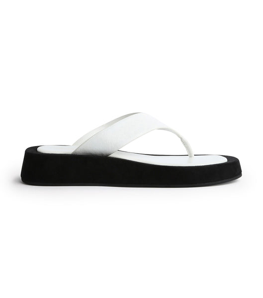 Tony Bianco Ives Milk Capretto 3.5cm Tanga-Sandalen Weiß | CHQCS29091